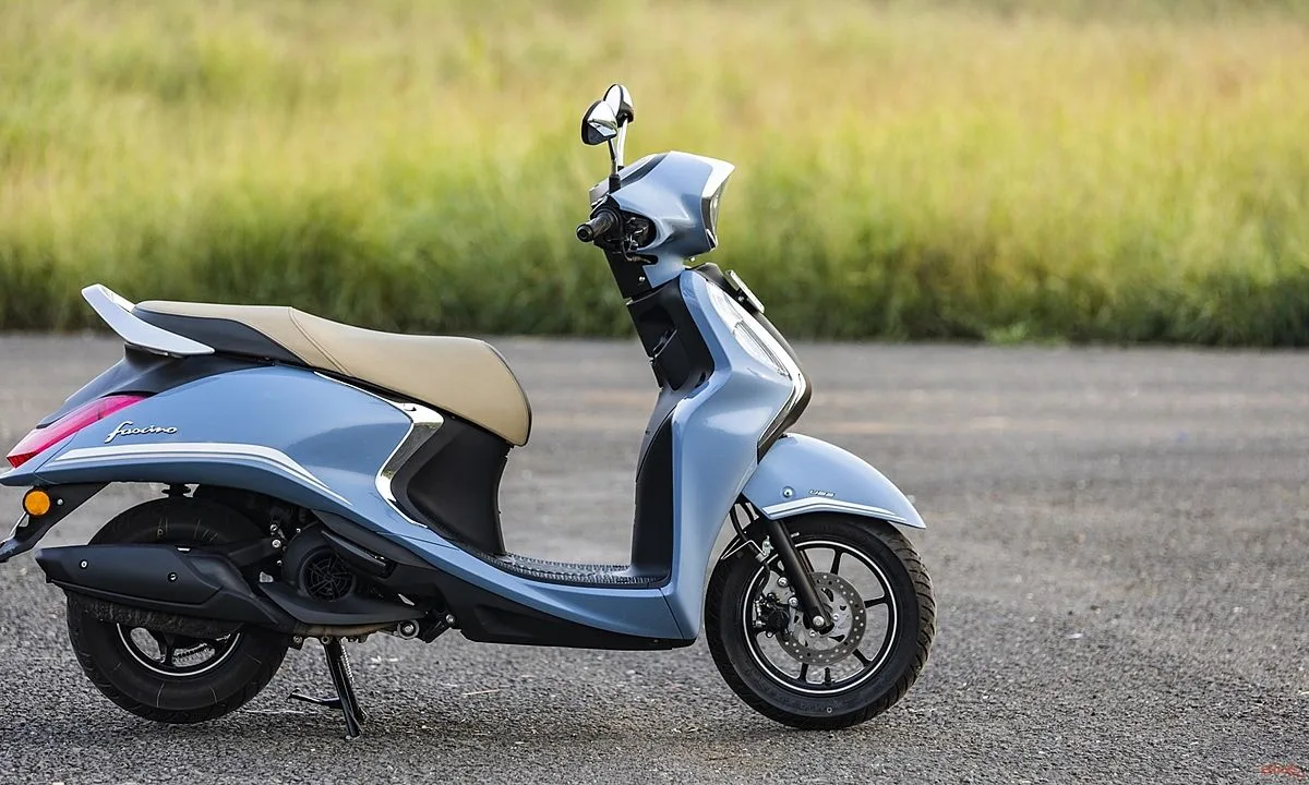 Yamaha Fascino 125: Trendy Scooter with Smart Features Starting at ₹79,900!